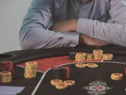 “德州扑克高手：职业玩家的策略与心得”